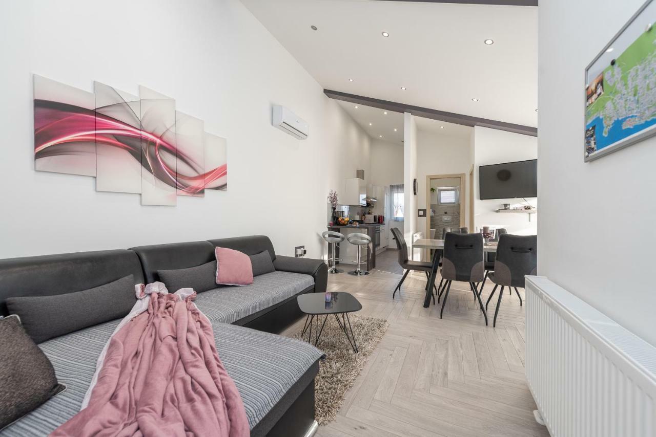 Apartment Luky Zadar