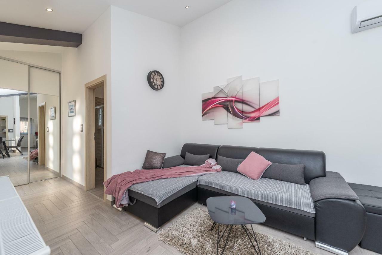 Luky Apartment *